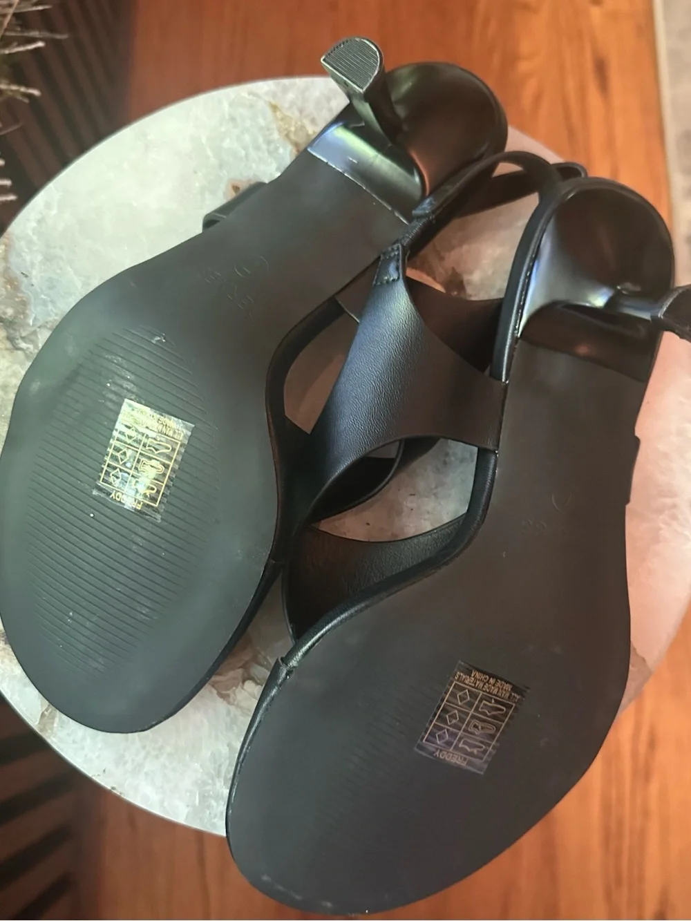 NIB!🔥 Black Slingback Kitten Heel Thong Sandals, Size 7